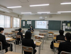 う